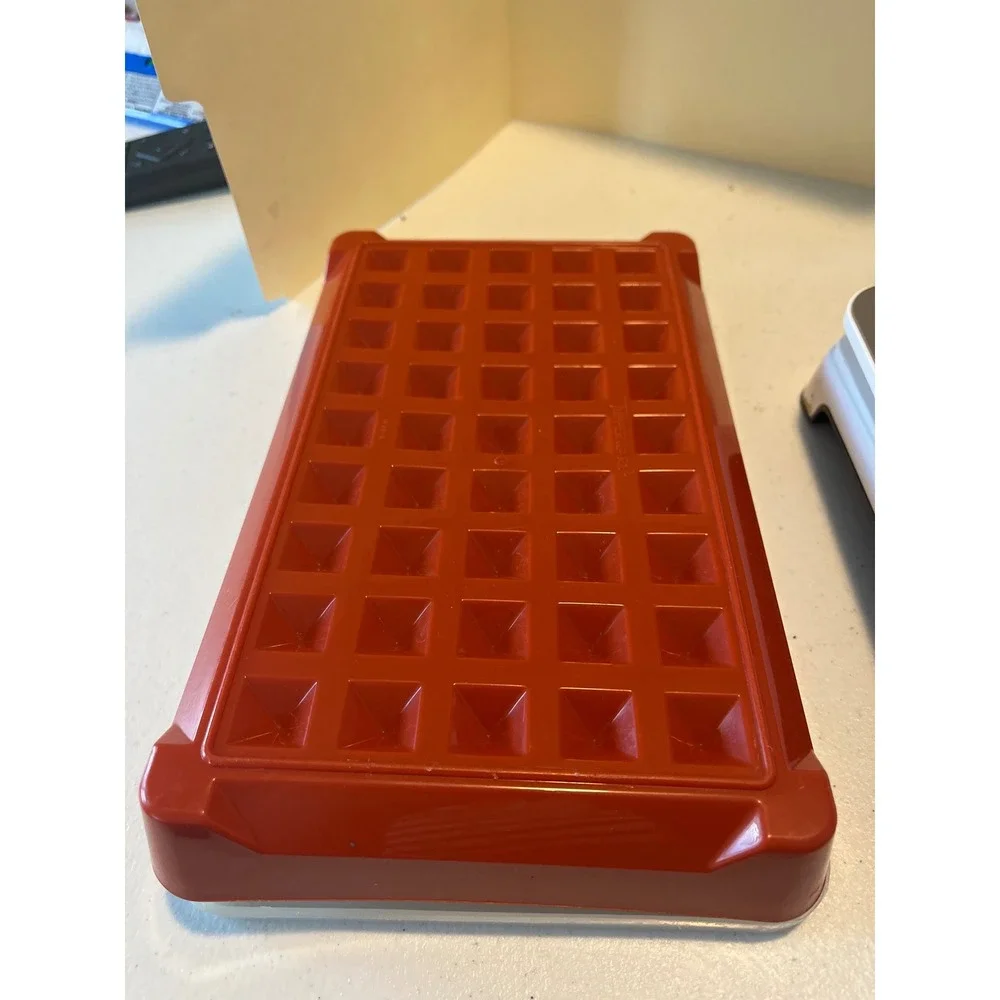Tupperware Vintage Deli Keeper Bacon Meat Container 794 Rust Orange with Lid